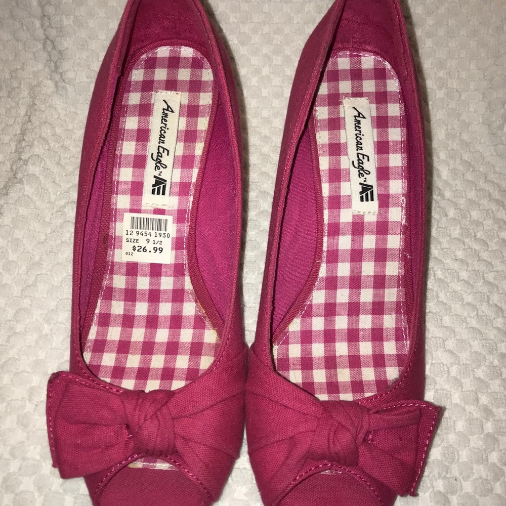 Pink fabric pumps